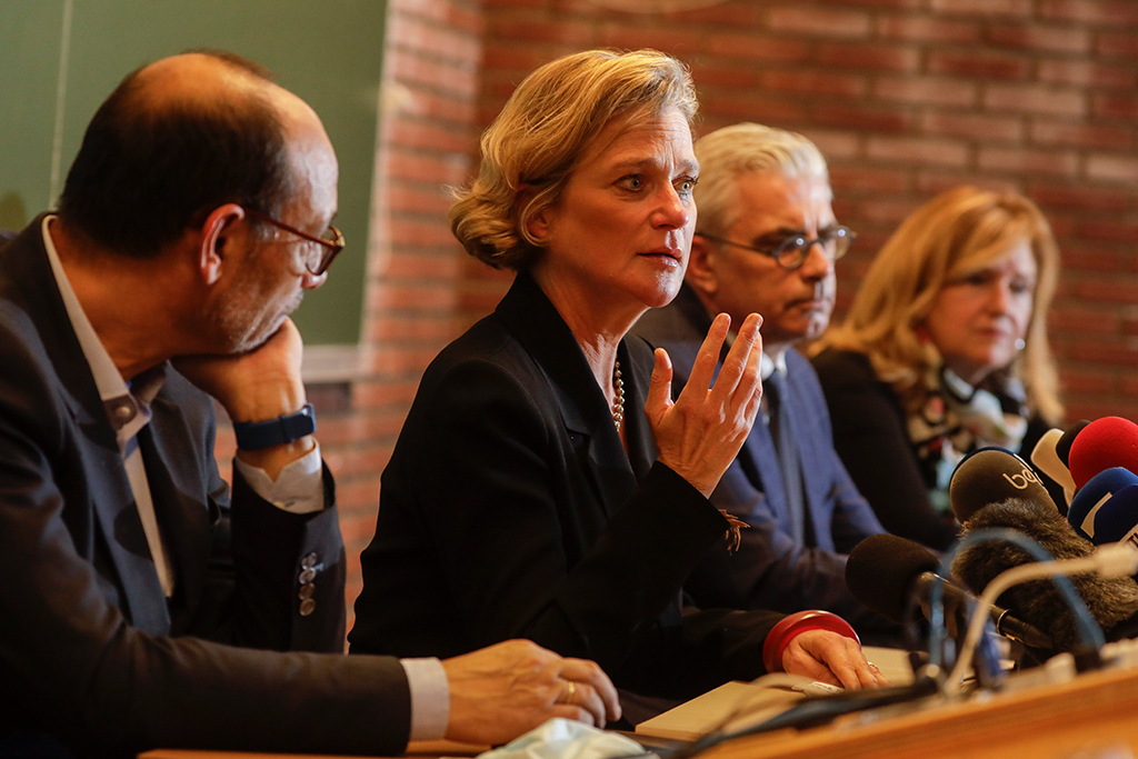 Prinzessin Delphine von Sachsen-Coburg gibt Pressekonferenz (Bild: Thierry Roge/Belga)