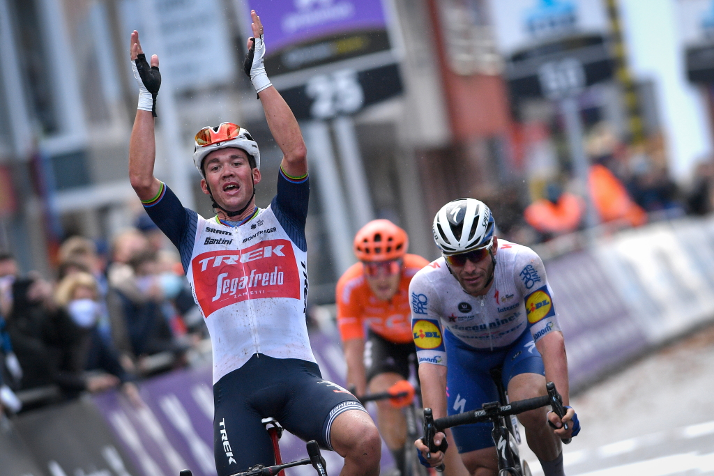 Mads Pedersen gewinnt den Radklassiker Gent-Wevelgem (Bild: David Stockman/Belga)