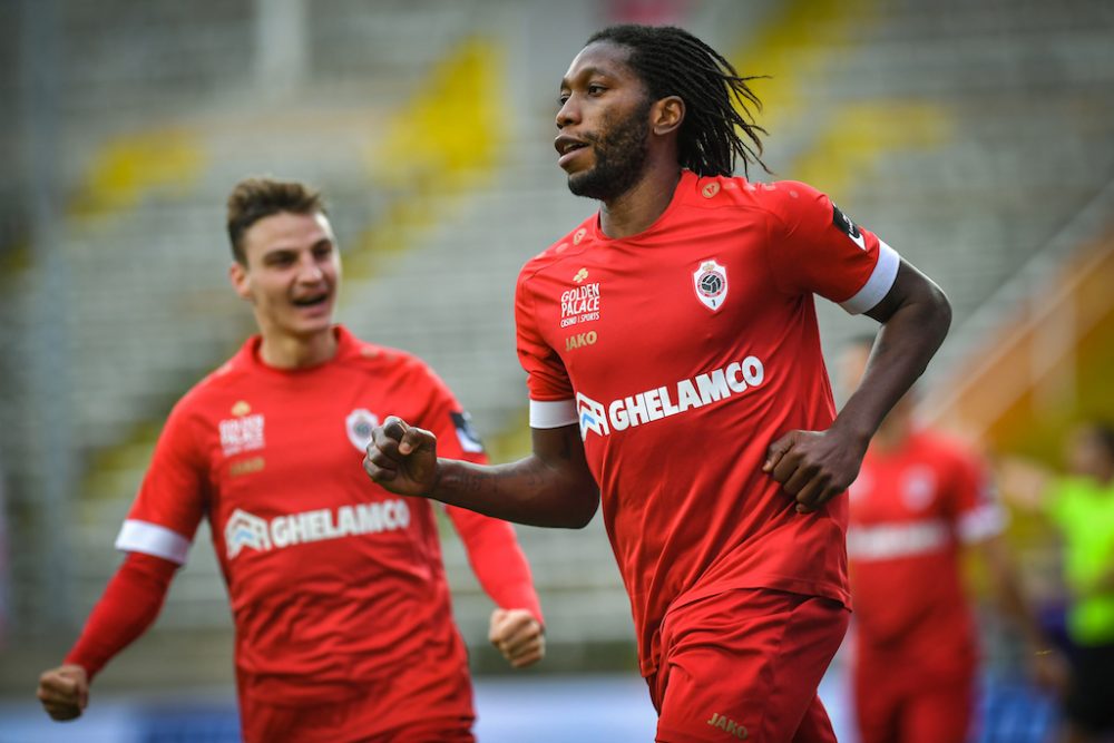 Mbokani brachte die Entscheidung in Antwerpen (Bild: Luc Claessen/Belga)