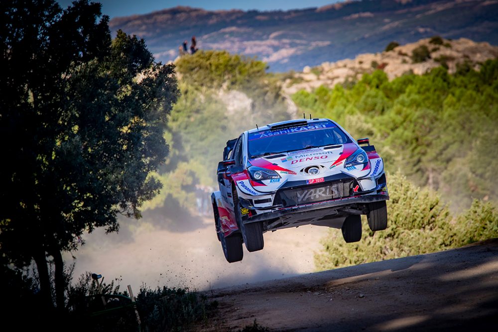 Sébastien Ogier/Julien Ingrassia bei der Rallye Sardinien (Bild: Toyota Gazoo Racing)