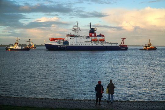 "Polarstern" in Bremen zurück (Bild: Patrik Stollarz/AFP)