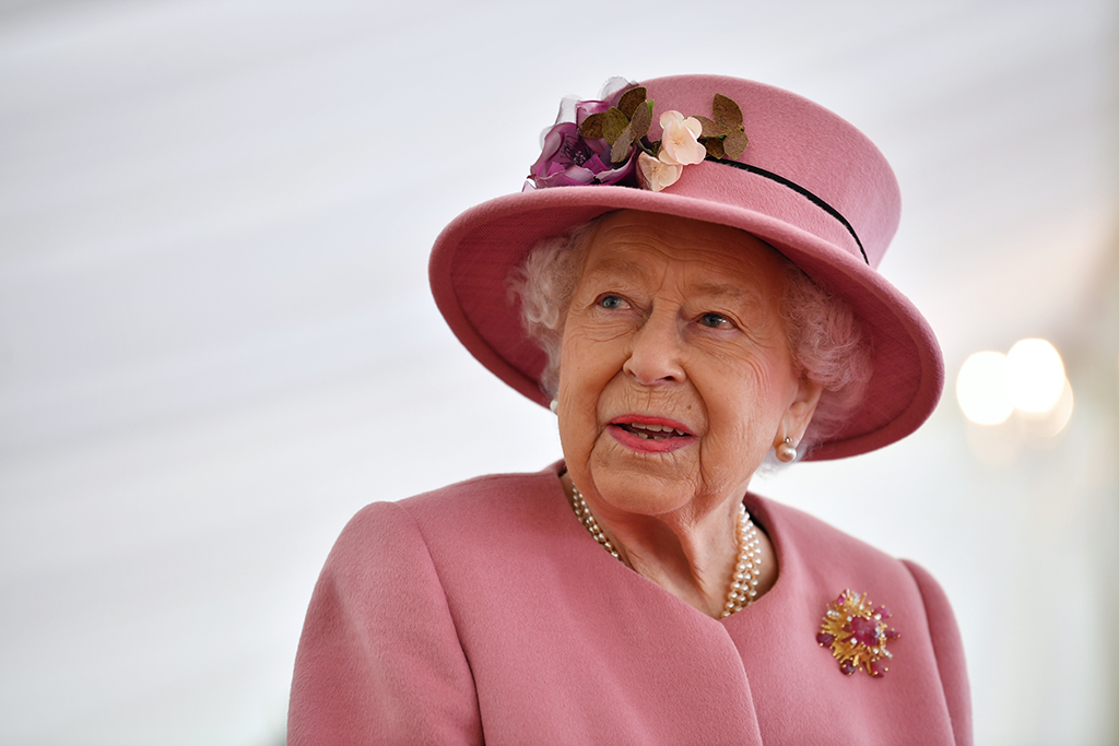 Die Queen bei ihrem ersten öffentlichen Auftritt seit Beginn der Corona-Pandemie (Bild: Ben Stansall/Pool/AFP)