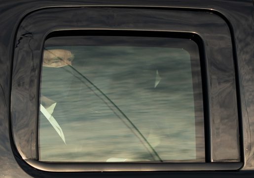 US-Präsident Trump zeigt sich seinen Fans (Bild: Alex Edelman/AFP)