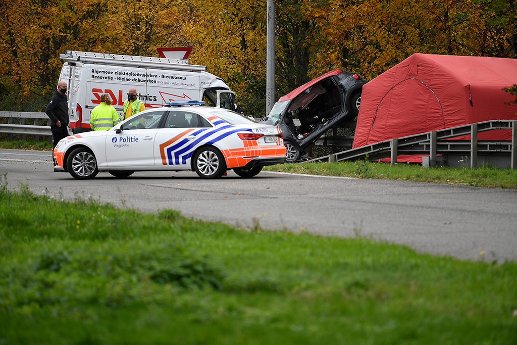 Unfall auf der E19: Mutmaßliche Einbrecher kommen bei Verfolgungsjagd ums Leben (Bild: Jasper Jacobs/Belga)