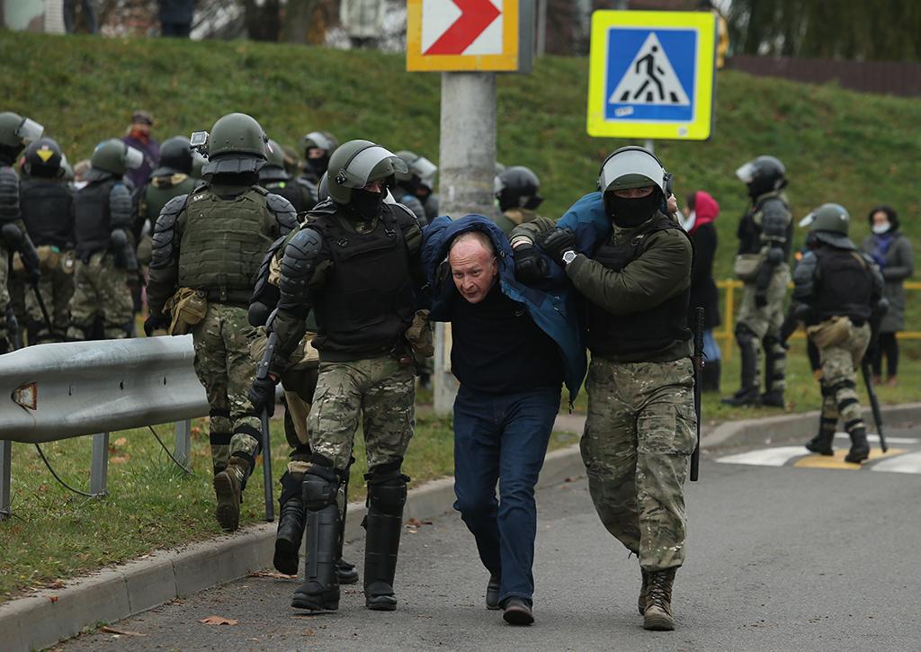 Festnahmen bei Demonstration in Minsk (Bild: Stringer/AFP)