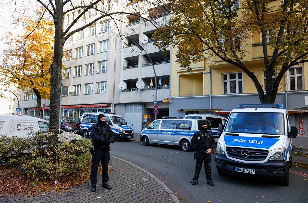 Hausdurchsuchungen in Berlin am Dienstag im Zusammenhang mit dem Kunstdiebstahl im Grünen Gewölbe (Bild: Odd Andersen/AFP)