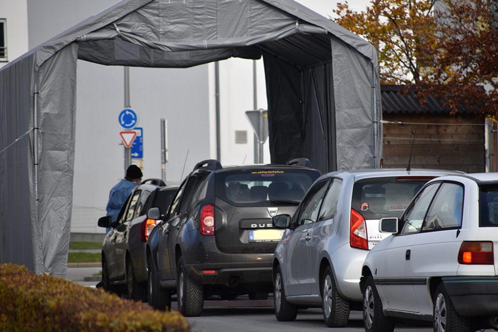 "Drive-In" für Corona-Tests am Triangel St. Vith (Bild: Chantal Scheuren)