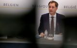 Premierminister Alexander De Croo bei der Pressekonferenz nach dem Konzertierungsausschuss am 27. November (Bild: Olivier Matthys/Belga)