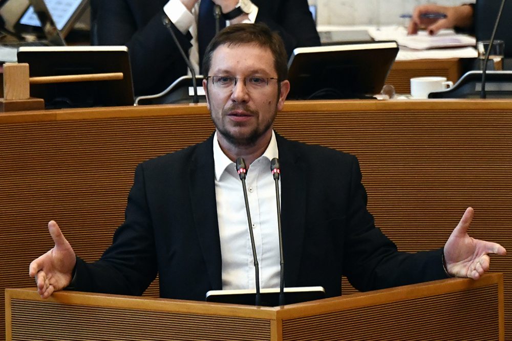 François Desquesnes (CDH) im wallonischen Parlament in Namur (Bild: Eric Lalmand/Belga)