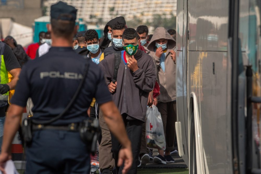 Migranten auf Gran Canaria (Bild: Desiree Martin/AFP)