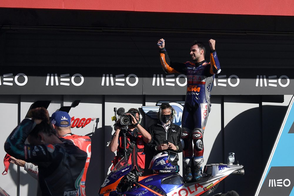 Miguel Oliveira gewinnt in Portimao (Bild: Patricia De Melo Moreira/AFP)