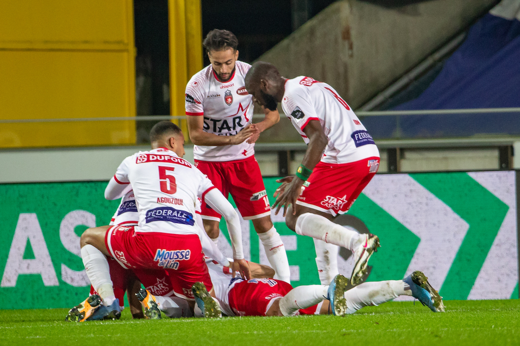 Große Freude nach dem ersten Saisonsieg für Mouscron (Bild: Kurt Desplenter/Belga)