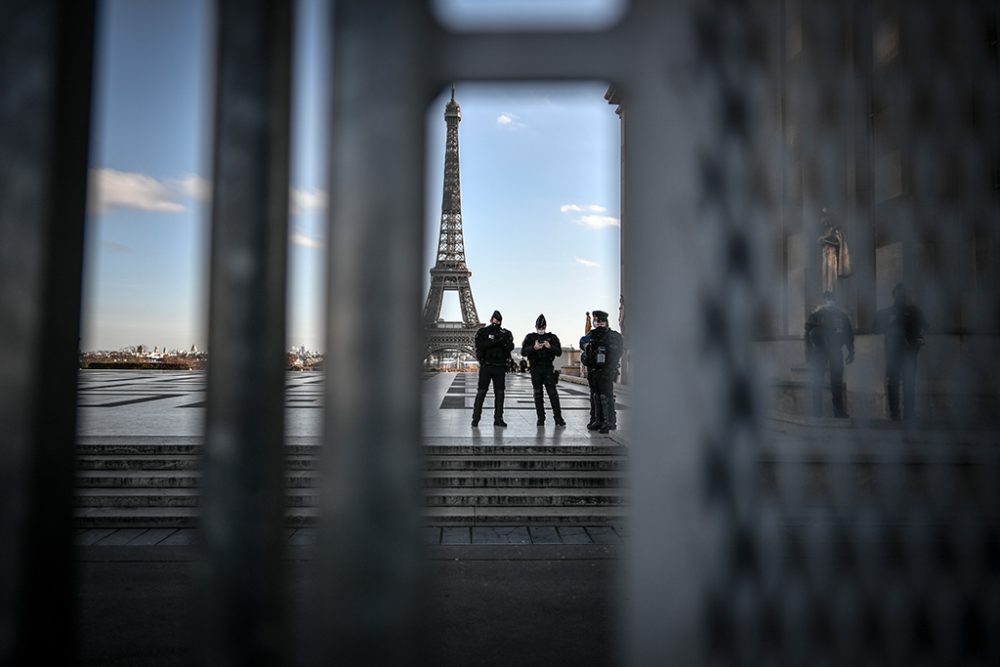 Französische Polizeibeamte in Paris