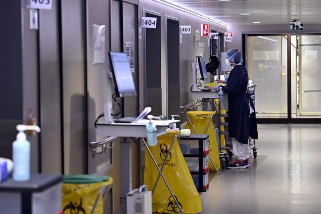 Im Krankenhaus von Seraing (Bild: Eric Lalmand/Pool/Belga)