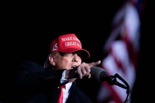 Donald Trump bei einer Wahlkampfveranstaltung am Sonntag in Georgia (Bild: Brendan Smialwoski/AFP)