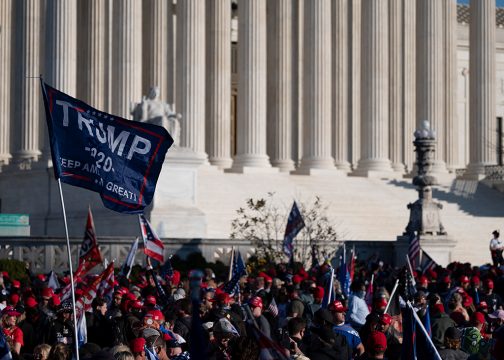Unterstützer von Donald Trump demonstrieren in Washington (Bild: Andrew Caballero-Reynolds/AFP)