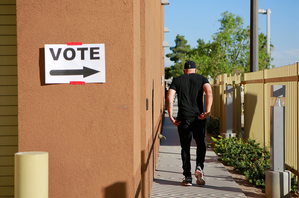 Vor einem Wahllokal in Las Vegas, Nevada (Archivbild: Ronda Churchill/AFP)