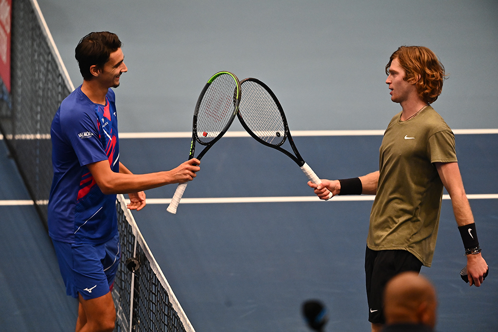 Tennis-Turnier in Wien: Lorenzo Sonego und Andrej Rubljow (Bild: Joe Klamar/AFP)