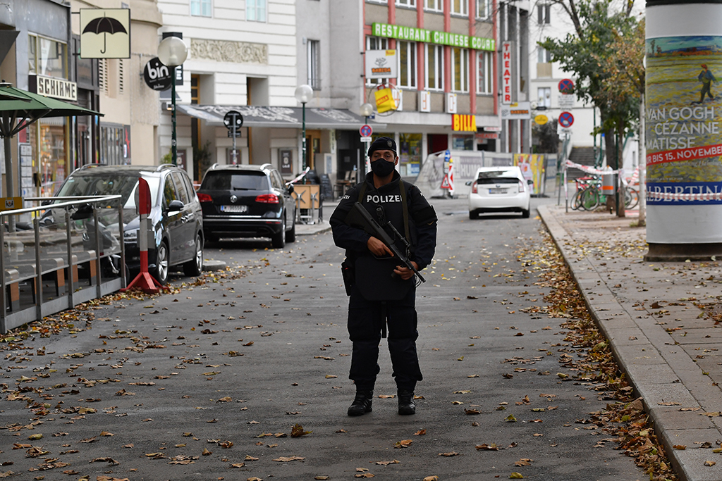 Viel Polizei in den Straßen nach dem Anschlag in Wien