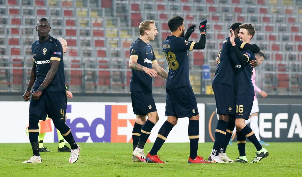 Antwerp's players celebrate after winning 0-2 a soccer game between Austrian club Linzer Athletik-Sport-Klub and Belgian team Royal Antwerp FC, Thursday 26 November 2020 in Linz, Austria, on the fourth day of the Group phase (Group J) of the UEFA Champions League. BELGA PHOTO ROMAN HACKL