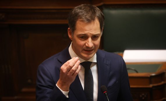 Premierminister Alexander De Croo in der föderalen Abgeordnetenkammer am 3. Dezember 2020 (Bild: Virginie Lefour/Belga)