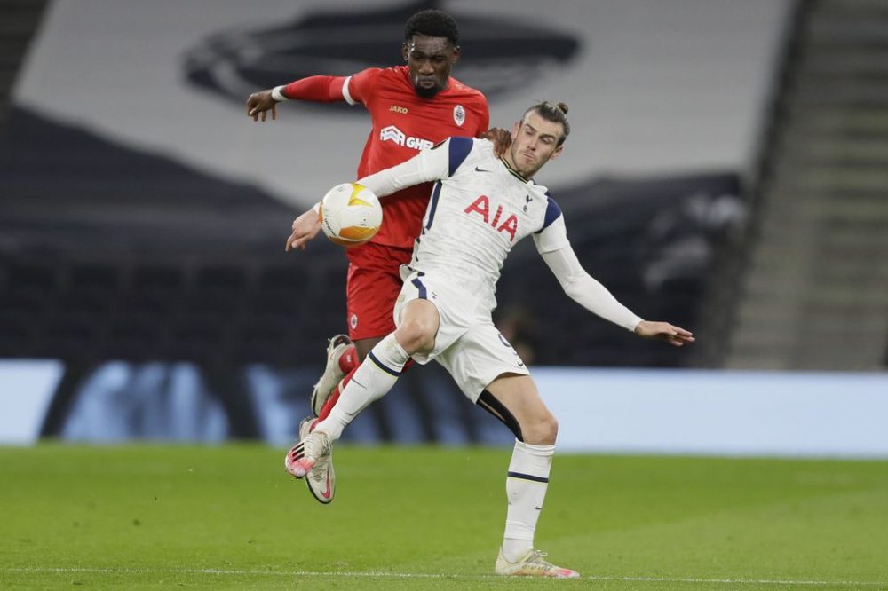 Tottenham Hotspur's Welsh striker Gareth Bale (R) vies with Antwerp's French defender Dylan Batubinsika during the UEFA Europa League 1st round Group J football match between Tottenham Hotspur and Antwerp at the Tottenham Hotspur Stadium in London, on December 10, 2020. (Photo by Kirsty Wigglesworth / POOL / AFP)