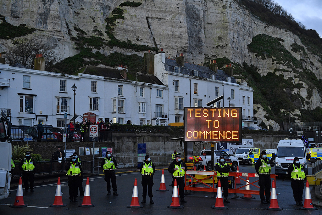 Teststation am Hafen von Dover (Bild: Justin Tallis/AFP)