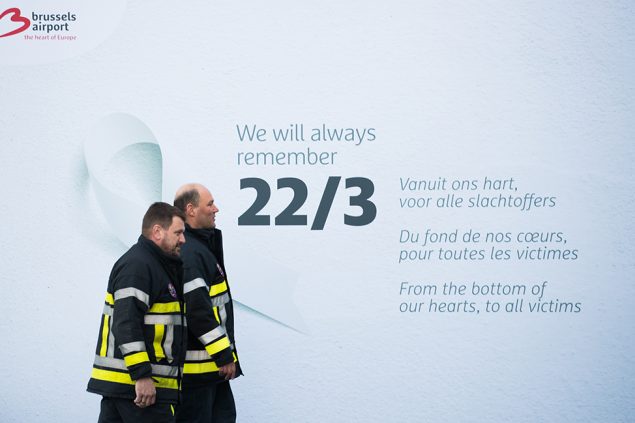 Gedenktafel am Flughafen in Zaventem (Bild: Benoit Doppagne/Belga)