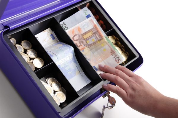 Geldkassette (© Bildagentur PantherMedia / Gernot Krautberger-