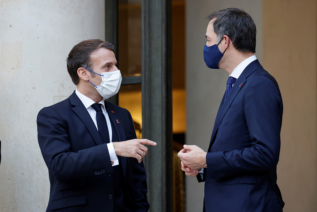 Emmanuel Macron und Alexander De Croo in Paris (Bild: Thomas Coex/AFP)