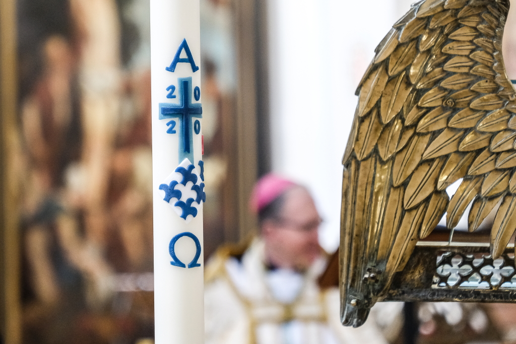 Messe in einer Kathedrale in Namur (Bild: Bruno Fahy/Belga)