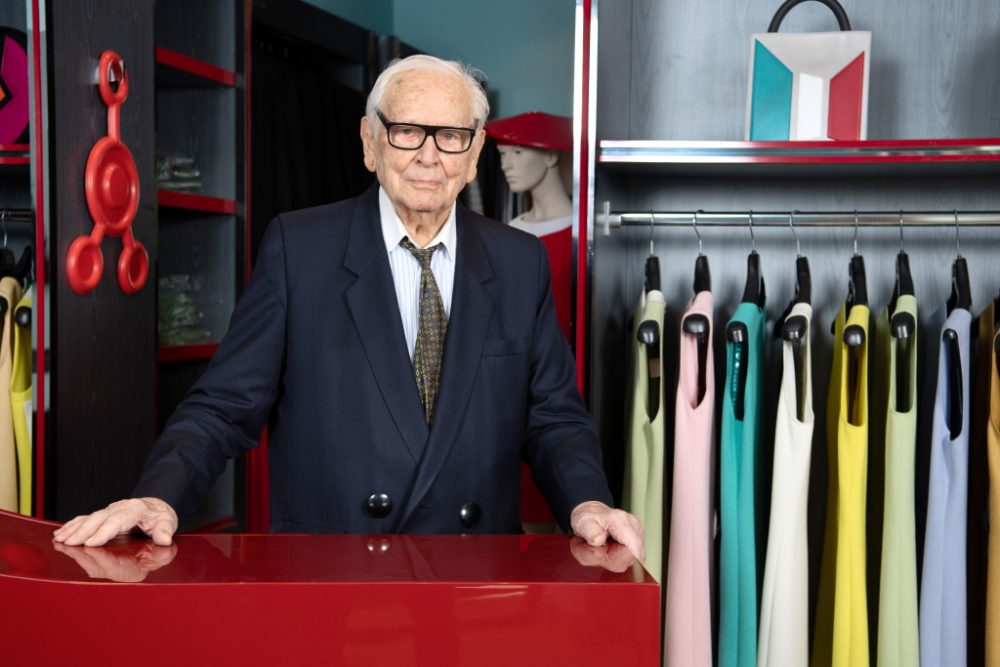 Pierre Cardin in seinem Geschäft in Paris (Bild: Bertrand Guay/AFP)