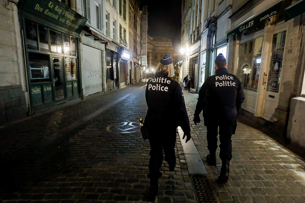 Polizei-Patrouille während der Ausgangssperre in Brüssel (Bild: Thierry Roge/Belga)