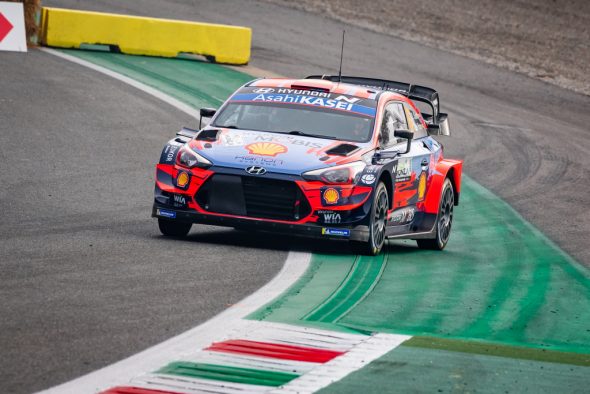 Dani Sordo/Carlos Del Barrio gehen in Monza in Führung (Bild: Fabien Dufour/Hyundai Motorsport)