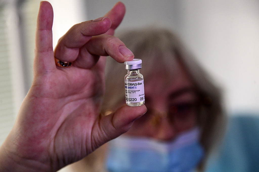 Der russische Impfstoff "Sputnik V" (Archivbild: Pavel Korolyov/AFP)