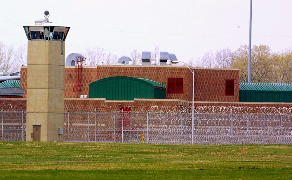 Überwachungsturm des Gefängnisses in Terre Haute im US-Bundesstaat Indiana (Bild: Scott Olson/EPA)