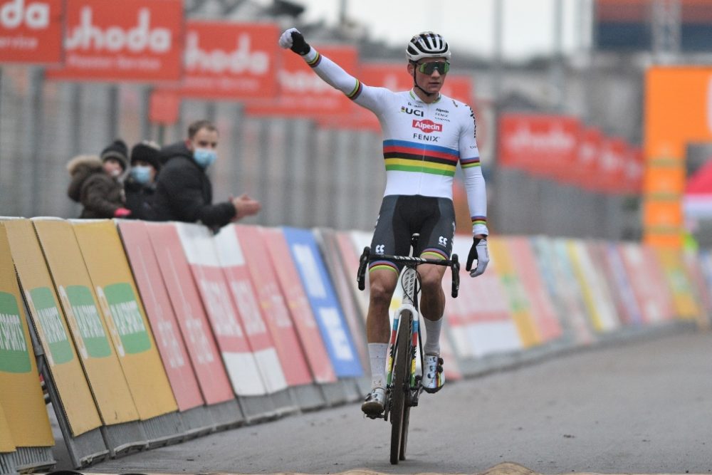 Mathieu van der Poel gewinnt in Heusden-Zolder (Bild: David Stockman/Belga)