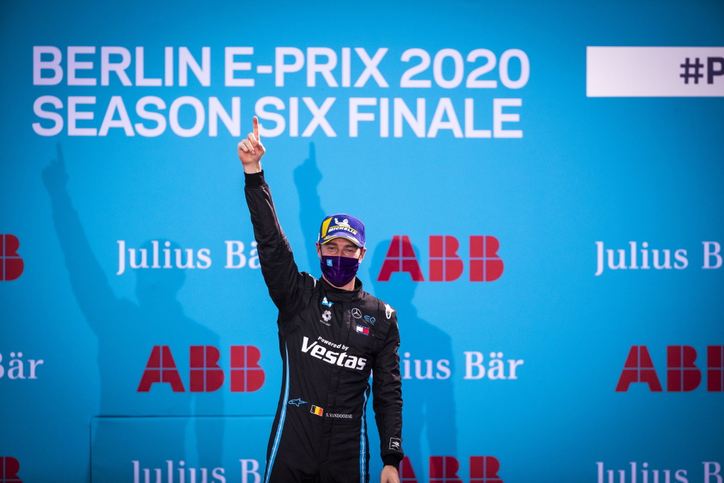 Stoffel Vandoorne hat das letzte Rennen der Formel-E-Saison gewonnen und damit auch den Vize-Titel (Bild: Mercedes)