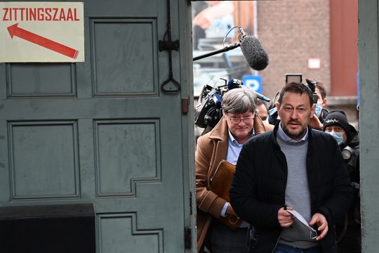 Bart De Pauw am Donnerstag bei seiner Ankunft im Gericht von Mechelen (Bild: Jasper Jacobs/Belga)