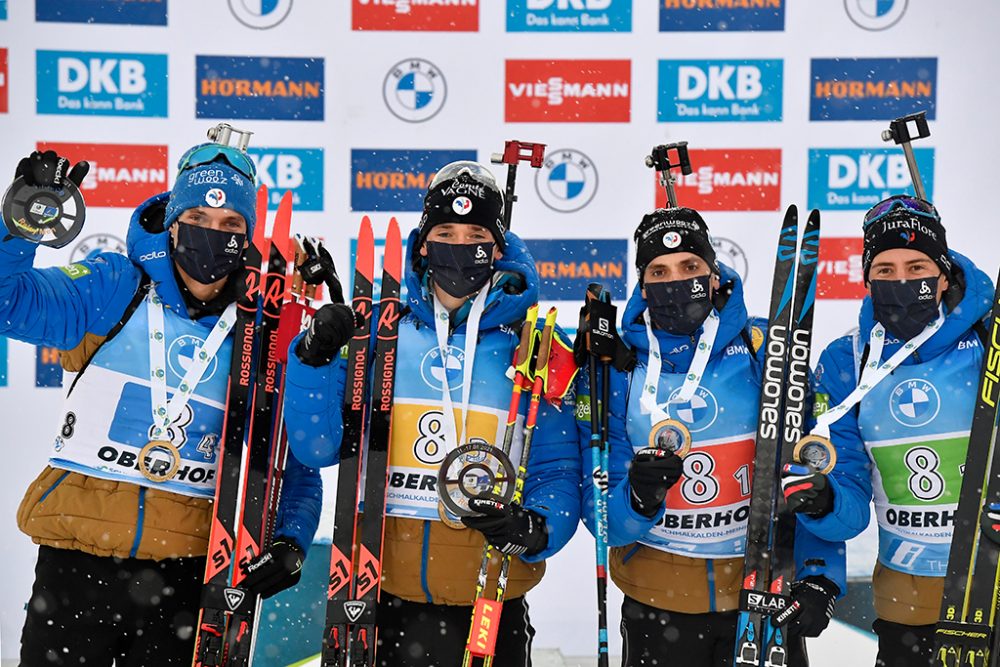 Die französische Biathlon-Staffel von Emilien Jacquelin, Fabien Claude, Simon Desthieux und Quentin Fillon Maillet (Bild: Tobias Schwarz/AFP)