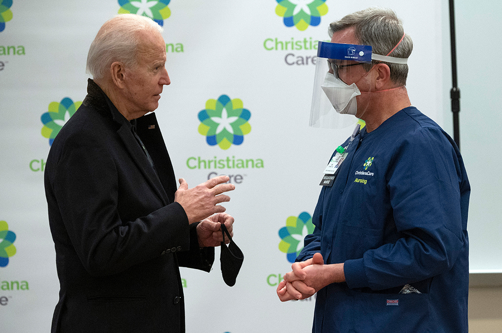 US-Präsident Joe Biden am 11. Januar im Christiana-Krankenhaus in Newark, Delaware (Bild: Jim Watson/AFP)