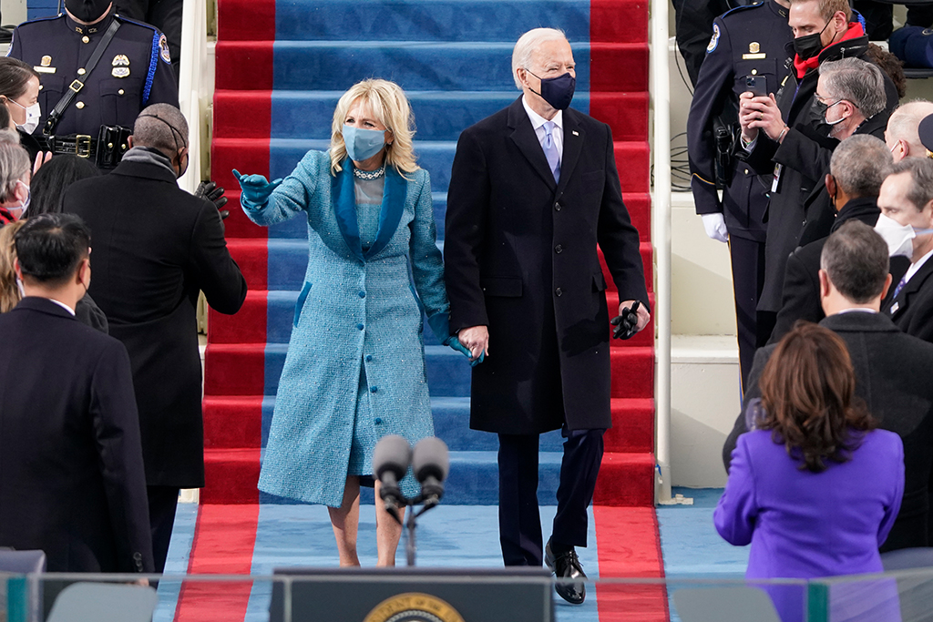 Der neue US-Präsident Joe Biden mit seiner Frau Jill Biden (Bild: Patrick Semansky/AFP)