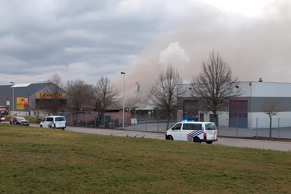 Brand in der Eupener Industriezone (Bild: Manuel Zimmermann/BRF)