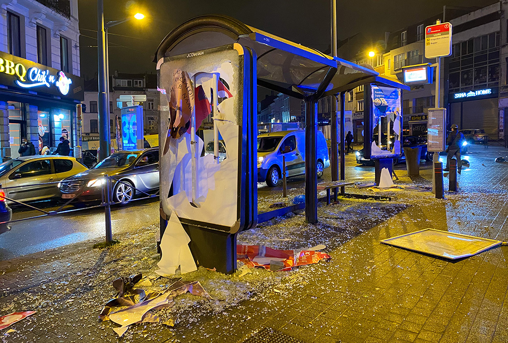 Schäden im Anschluss an die Demonstration in Brüssel (Bild: Virginie Lefour/Belga)