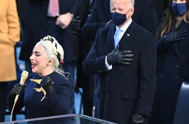 Lady Gaga sang die Nationalhymne (Bild: Brendan Smialowski/AFP)