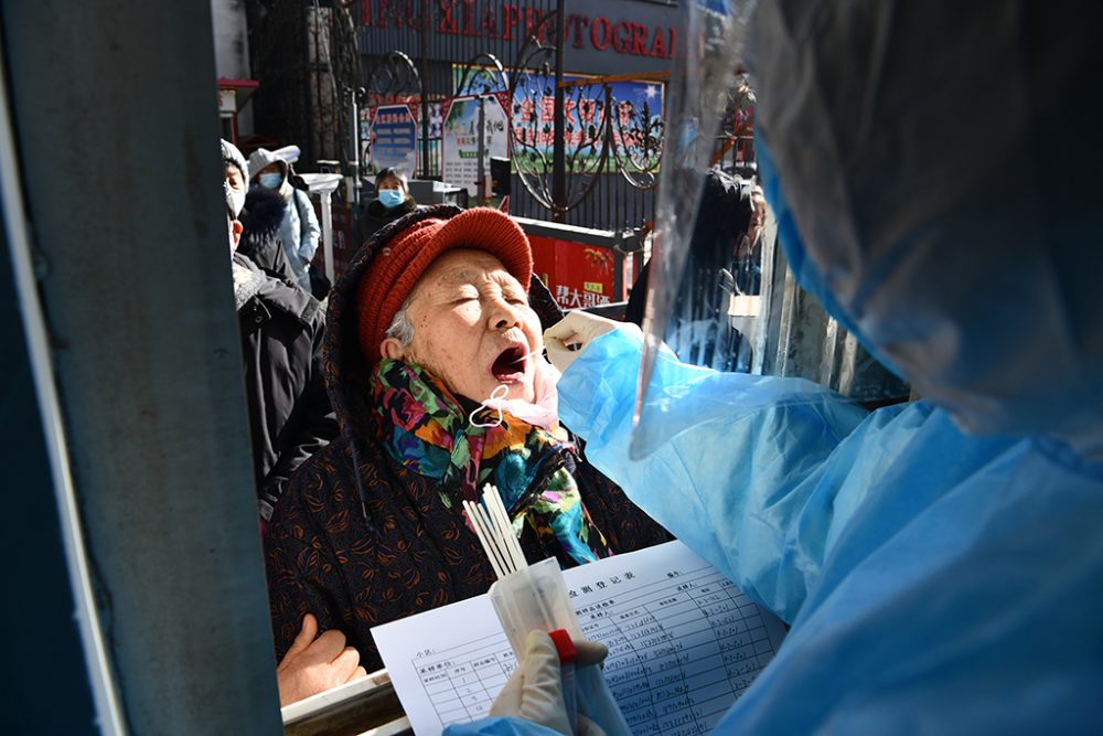 Corona-Tests am 6. Januar in der Provinz Hebei (Bild: STR/CNS/AFP)