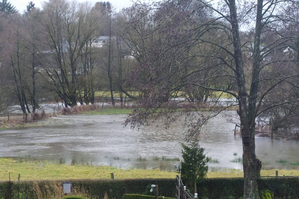 Auch die Amel ist am Freitag mehr See als Fluss (Bild von Familie Michels aus Deidenberg)