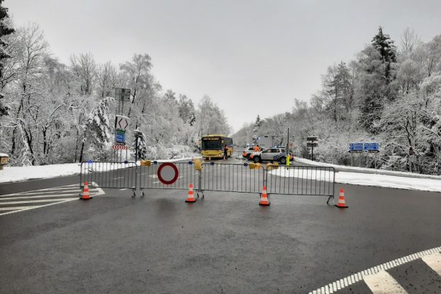 Zufahrtsstraßen zum Venn gesperrt - Keine Ausnahmen für Anlieger (Bild: Andreas Lejeune/BRF)