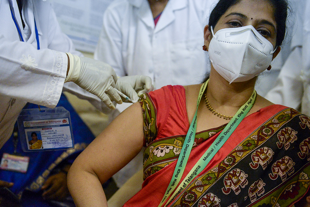 Impfstart in Indien (Bild: Noah Seelam/AFP)