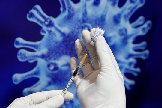 Corona-Impfung (Illustrationsbild: Jack Guez/AFP)